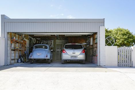 Photo of property in 1 Weston Road, Holmes Hill, Oamaru, 9401