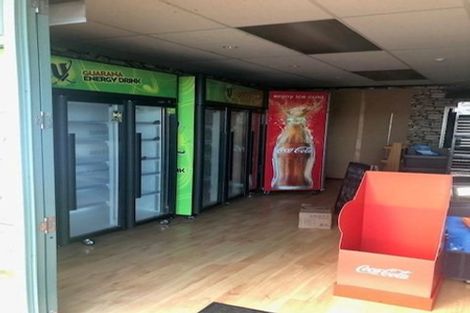 Photo of property in 4/80 Gunner Drive, Te Atatu Peninsula, Auckland, 0610