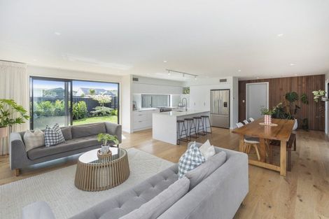 Photo of property in 7 Winning Post Place, Halswell, Christchurch, 8025