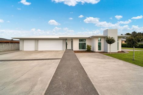 Photo of property in 30 Mercade Close, Stratford, 4332