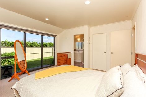 Photo of property in 1 Rotokare Crescent, Whalers Gate, New Plymouth, 4310