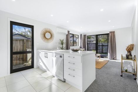 Photo of property in 2/23 Montgomery Crescent, Bader, Hamilton, 3206