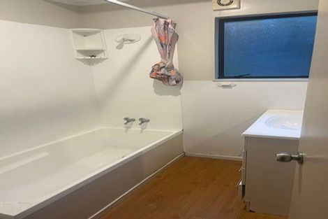 Photo of property in 1/42 Woodlands Crescent, Browns Bay, Auckland, 0630