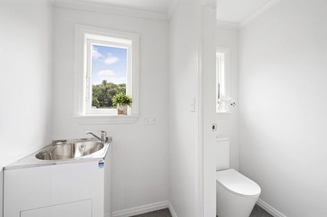 Photo of property in 39 Riverside Drive, Waiwhetu, Lower Hutt, 5010