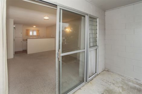 Photo of property in 9/32 Blockhouse Bay Road, Avondale, Auckland, 1026