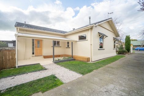 Photo of property in 18 Kingswood Street, Takaro, Palmerston North, 4412