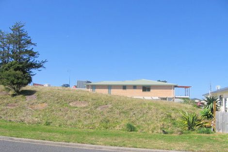 Photo of property in 2 Christa Court, Whitianga, 3510