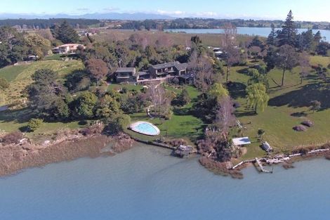 Photo of property in Atholwood Luxury Accommodation, 118 Bronte Road East, Bronte, Upper Moutere, 7173