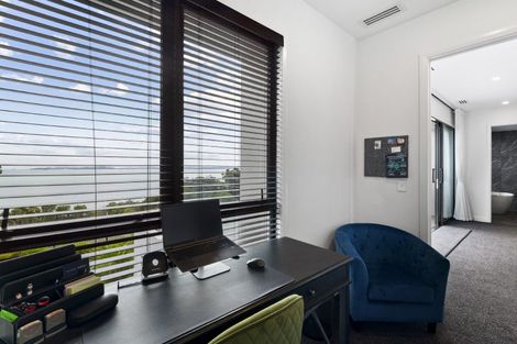 Photo of property in 90 Marine Parade, Mellons Bay, Auckland, 2014