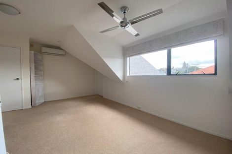 Photo of property in 2/90 Nile Road, Milford, Auckland, 0620
