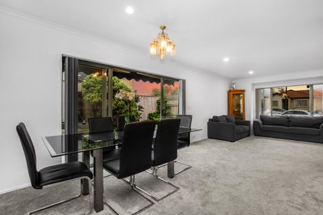 Photo of property in 10 Ironstone Place, Randwick Park, Auckland, 2105