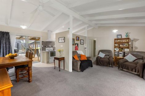 Photo of property in 6 Milsom Place, Te Puke, 3119