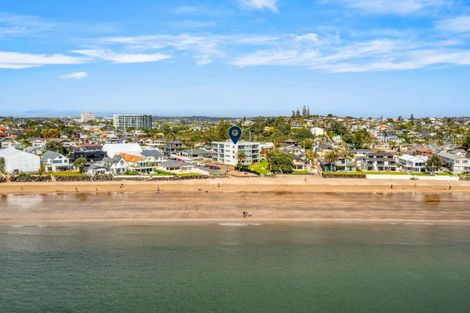 Photo of property in Seaview Apartments, 13/64 Milford Road, Milford, Auckland, 0620