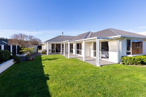 Photo of property in 2 Forest Drive, Parklands, Christchurch, 8083