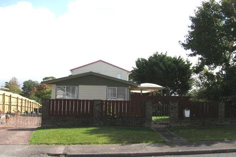 Photo of property in 11 Pankhurst Place, Sunnyvale, Auckland, 0612