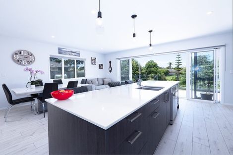 Photo of property in 2 Skippers Close, Haruru, 0204