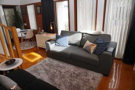 Photo of property in 5a Pohutukawa Avenue, Shelly Park, Auckland, 2014