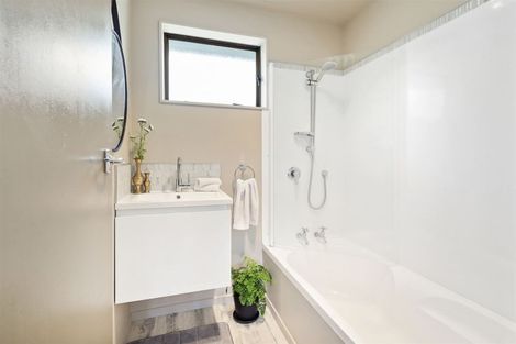 Photo of property in 76 Champion Street, Cannons Creek, Porirua, 5024