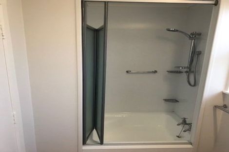 Photo of property in 27 Hautana Square, Woburn, Lower Hutt, 5010