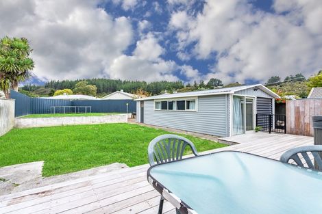 Photo of property in 4 Ponderosa Grove, Maoribank, Upper Hutt, 5018