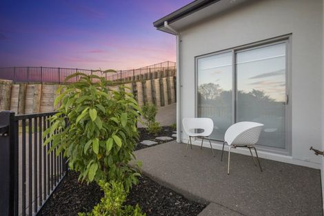 Photo of property in 16 Te Kaka Place, Omokoroa, 3114