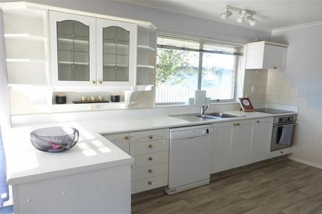 Photo of property in 60 Denise Crescent, Hornby, Christchurch, 8042