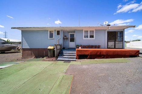 Photo of property in 15 Whitley Crescent, Otara, Auckland, 2023