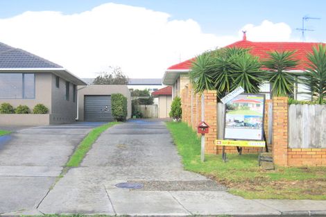 Photo of property in 2/8 Waller Avenue, Bucklands Beach, Auckland, 2012