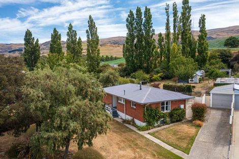 Photo of property in 13 Tamblyn Drive, Lake Roxburgh Village, Roxburgh, 9571