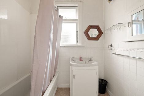 Photo of property in 16 Derwent Street, Helensburgh, Dunedin, 9010