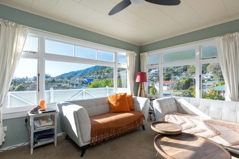 Photo of property in 9 Lincoln Street, Picton, 7220