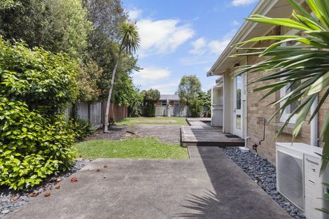 Photo of property in 24 Braid Road, St Andrews, Hamilton, 3200