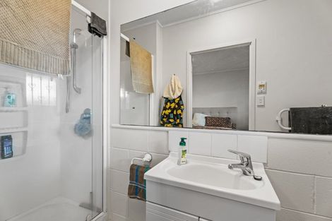 Photo of property in 30 Evelyn Road, Cockle Bay, Auckland, 2014