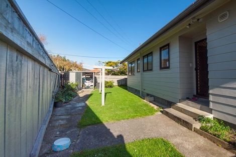 Photo of property in 13 Vincent Street, Waterloo, Lower Hutt, 5011