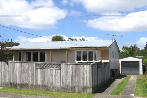 Photo of property in 30 Sunnyhaven Avenue, Beach Haven, Auckland, 0626