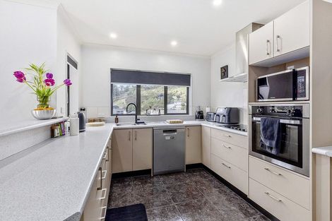 Photo of property in 2 Endeavour Drive, Whitby, Porirua, 5024