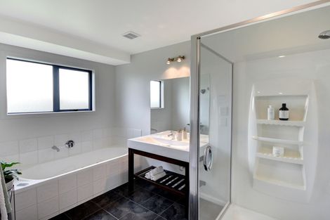 Photo of property in 1 Railway Lane, Outram, 9019