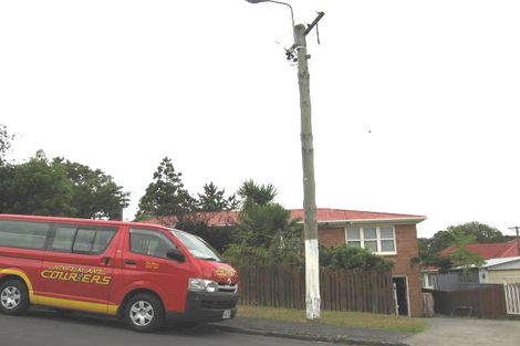 Photo of property in 20 Trinidad Road, Sunnynook, Auckland, 0620