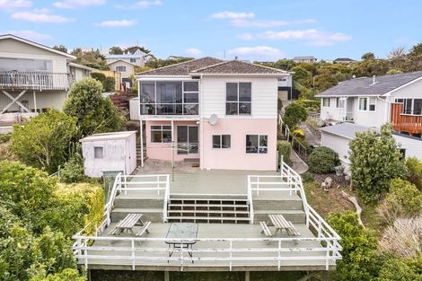 Photo of property in 6 De Castro Place, Titahi Bay, Porirua, 5022