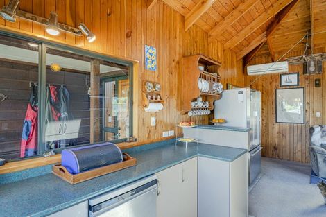 Photo of property in 2 Pohutukawa Grove, Whitianga, 3510