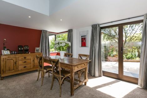 Photo of property in 70 Le Quesne Road, Bay View, Napier, 4104