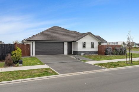 Photo of property in 72 Shillingford Boulevard, Rolleston, 7615