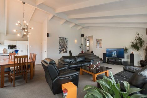 Photo of property in 20 Greenstone Place, Fernhill, Queenstown, 9300