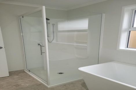 Photo of property in 21 Pukatea Crescent, Owhata, Rotorua, 3010