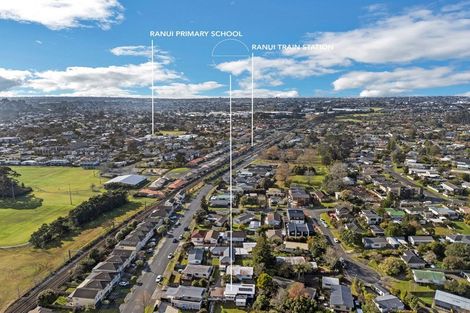 Photo of property in 2/54 Pooks Road, Ranui, Auckland, 0612