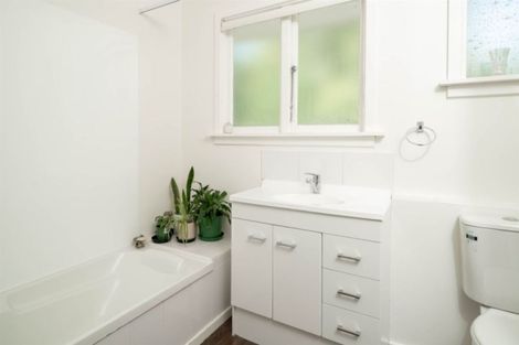 Photo of property in 147 Grimseys Road, Redwood, Christchurch, 8051