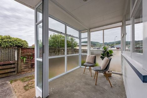 Photo of property in 3/13 Luckie Street, Tawa, Wellington, 5028