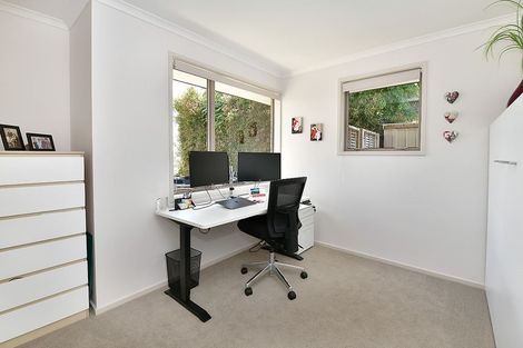 Photo of property in 9 Seagate Place, Red Beach, 0932