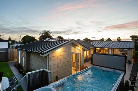 Photo of property in 118 Rosetta Road, Raumati South, Paraparaumu, 5032