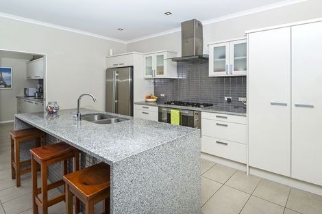 Photo of property in 19 Chateau Rise, Flat Bush, Auckland, 2016